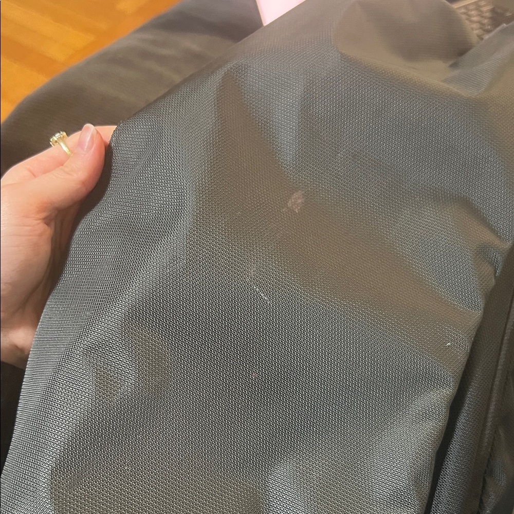 Osprey Farpoint 40L Men's Travel Backpack, Tunnel Vision Grey - Picture 6 of 7